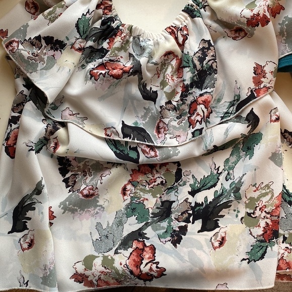 Barely worn Aritzia Wilfred off shoulder floral blouse, size S - Picture 1 of 4